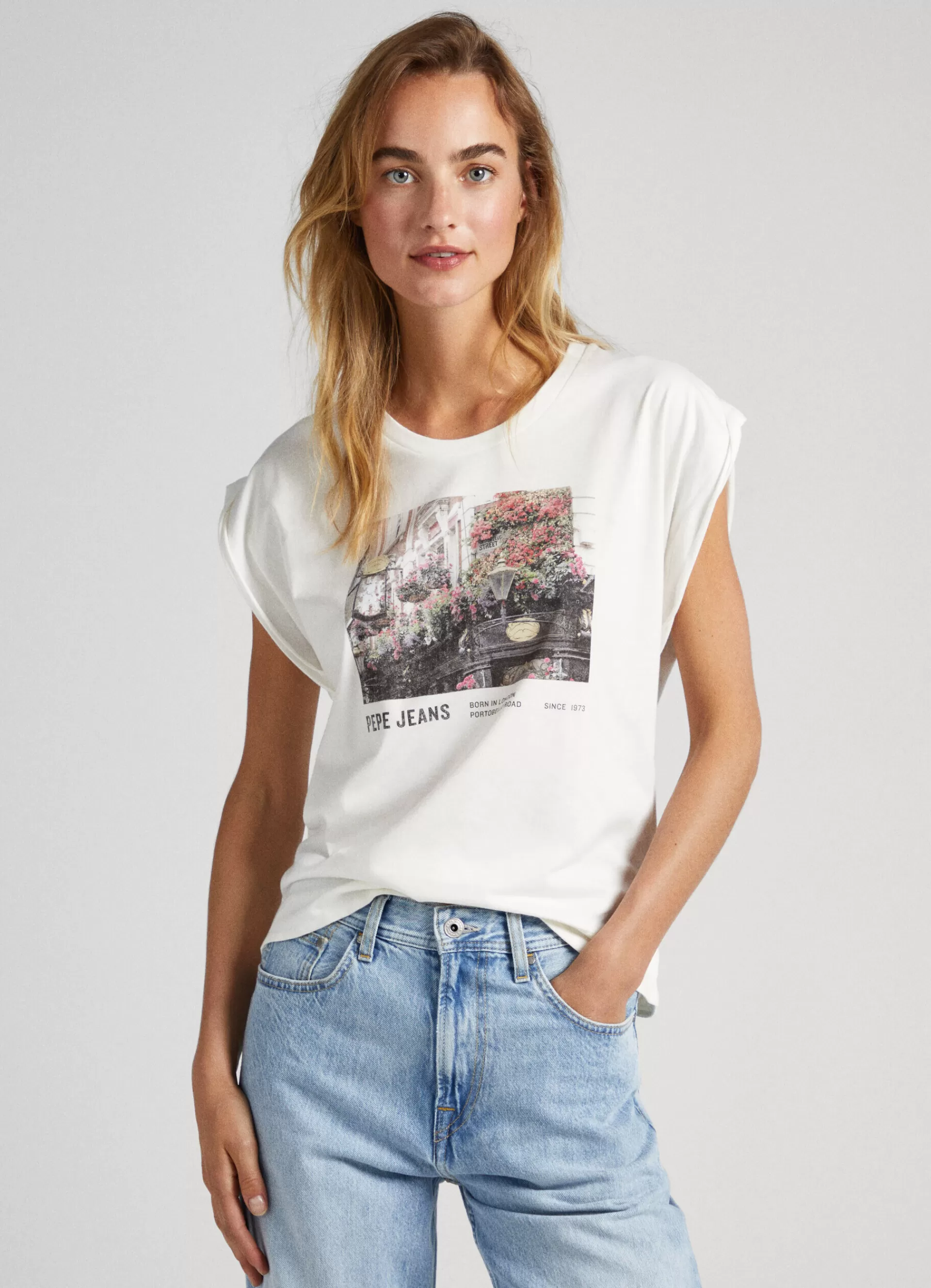 T-shirts*Women Pepe Jeans PHOTO PRINT T-SHIRT Mousse White- Not Available