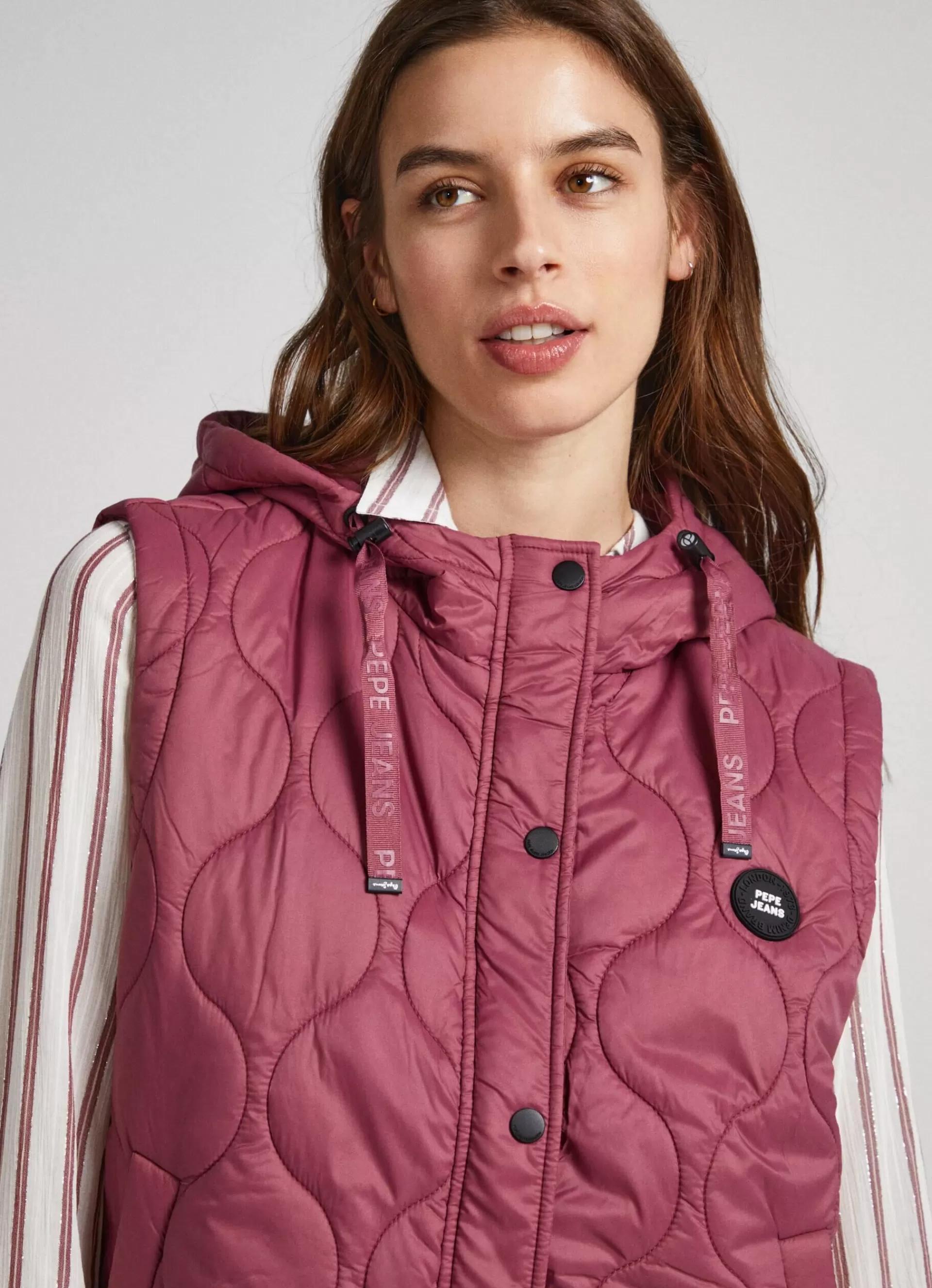 Coats & Jackets*Women Pepe Jeans QUILTED VEST Crushed Berry Red